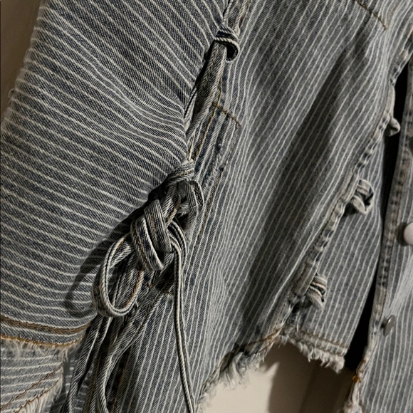 POL Blue and White Striped Vest - Picture 3 of 6